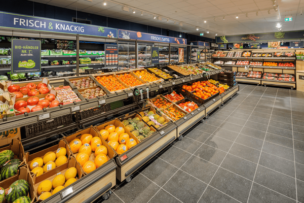 Der Frischebereich von ALDI Süd in Hamminkeln-Mehrhoog zeigt eine Vielfalt an frischem Obst und Gemüse in gut beleuchteten Regalen.